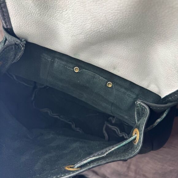 Vintage Black/Green Leather Saddlebag Backpack with Brass Clasps - Picture 6 of 10